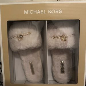 Michael Kor slippers size large